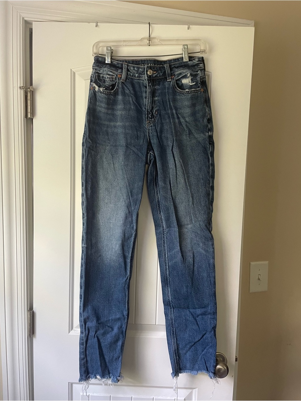 AE Strigid Mom Jeans in EUC